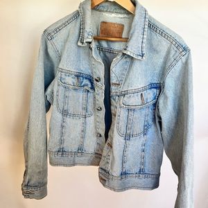 VINTAGE denim jacket , fits like an oversized medium!